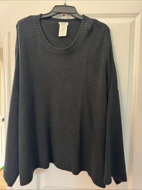 Suzy D Relaxed Oversized Crewneck Sweater in Black